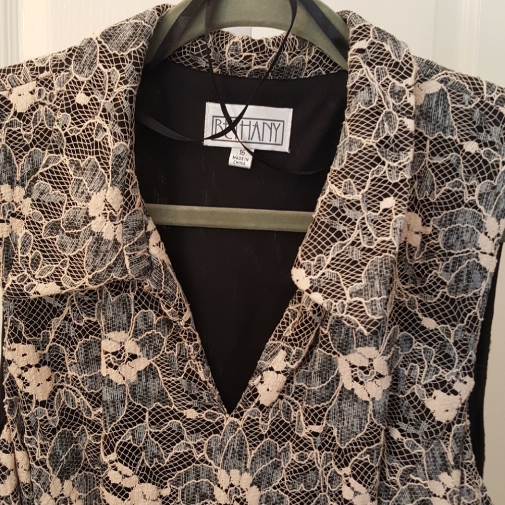 Dress - Picture 2 of 4